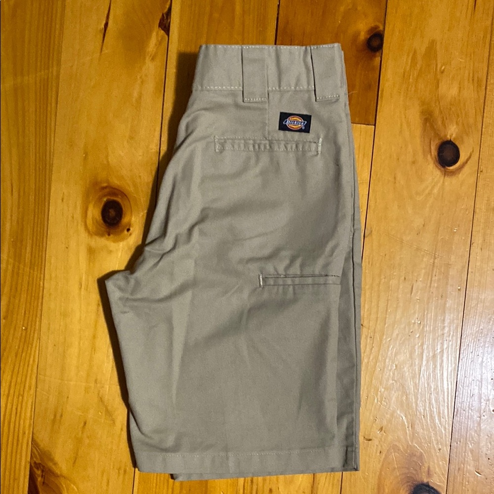 Dickies Beige/Kaki Shorts - Regular straight fit